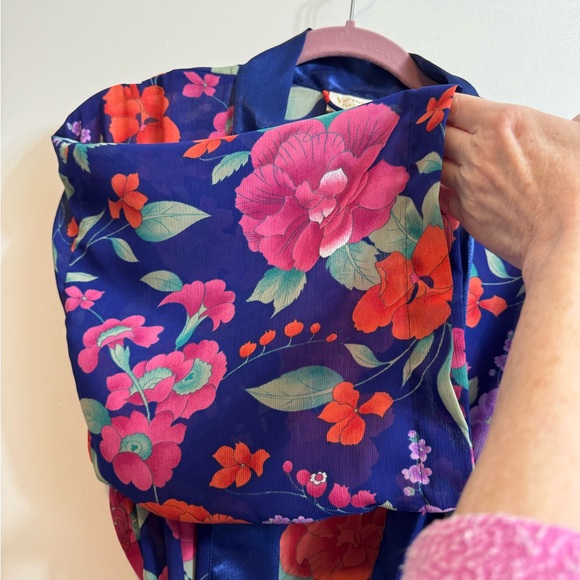 Victoria’s Secret Floral Robe - Picture 10 of 13